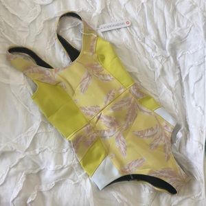 Sisstrevolution Odisea one piece surf wetsuit💕